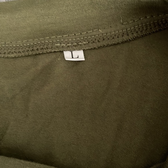 No brand it’s a boutique item size large army green. One piece suit. - Picture 4 of 5